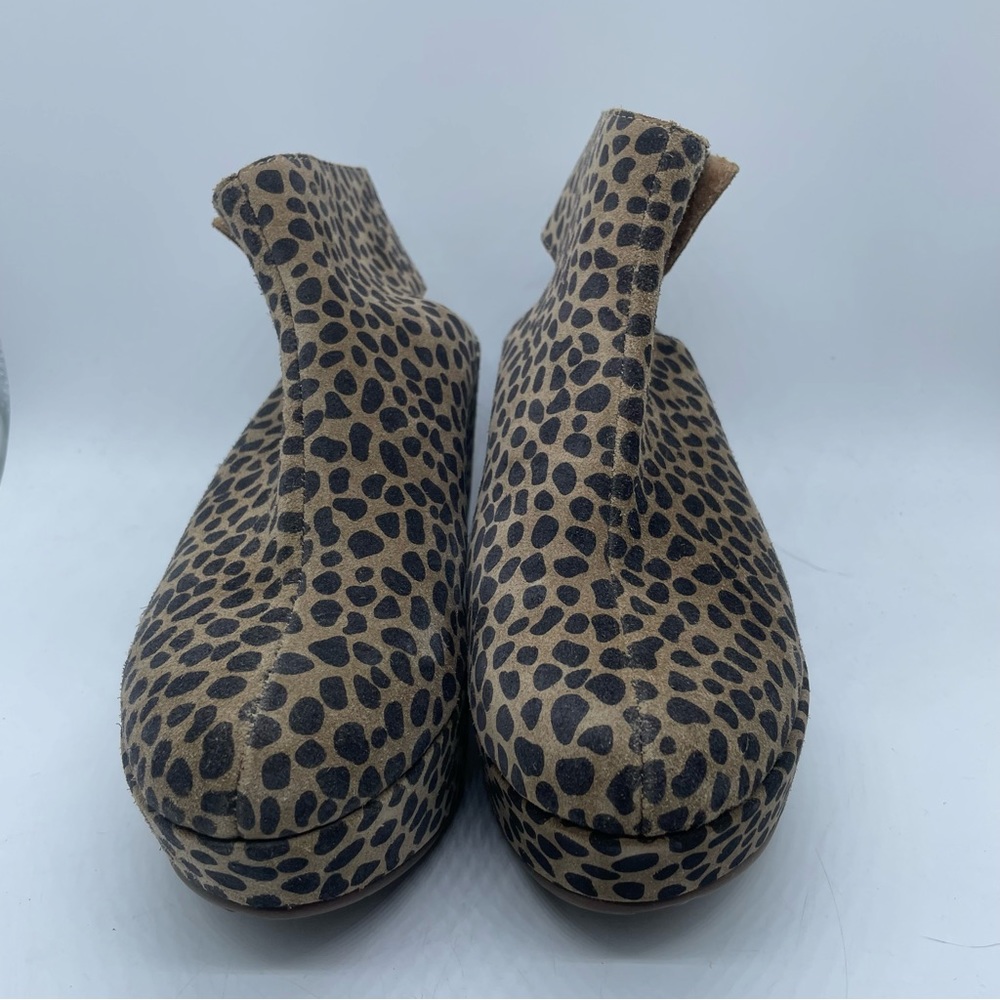 Chocolat Blu Tan and Black Wedge Shoes - Picture 2 of 11